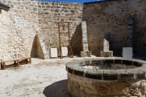 Round house had eight cells and a jailer's residence, all of which opened onto a central courtyard.